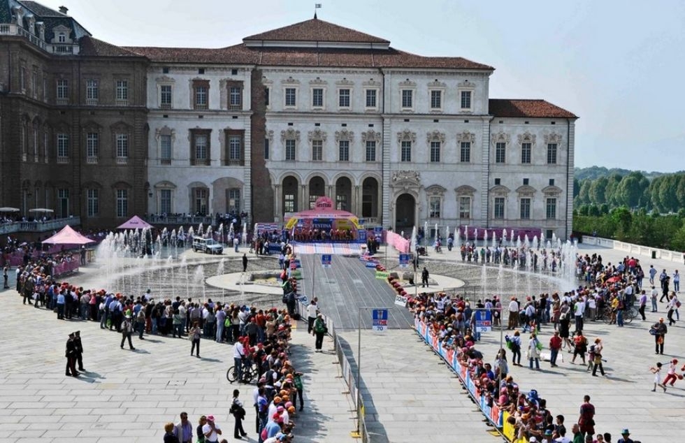 IL GIRO D'ITALIA PARTE DA VENARIA - Il 4 maggio: tappa omaggio al Grande Torino
