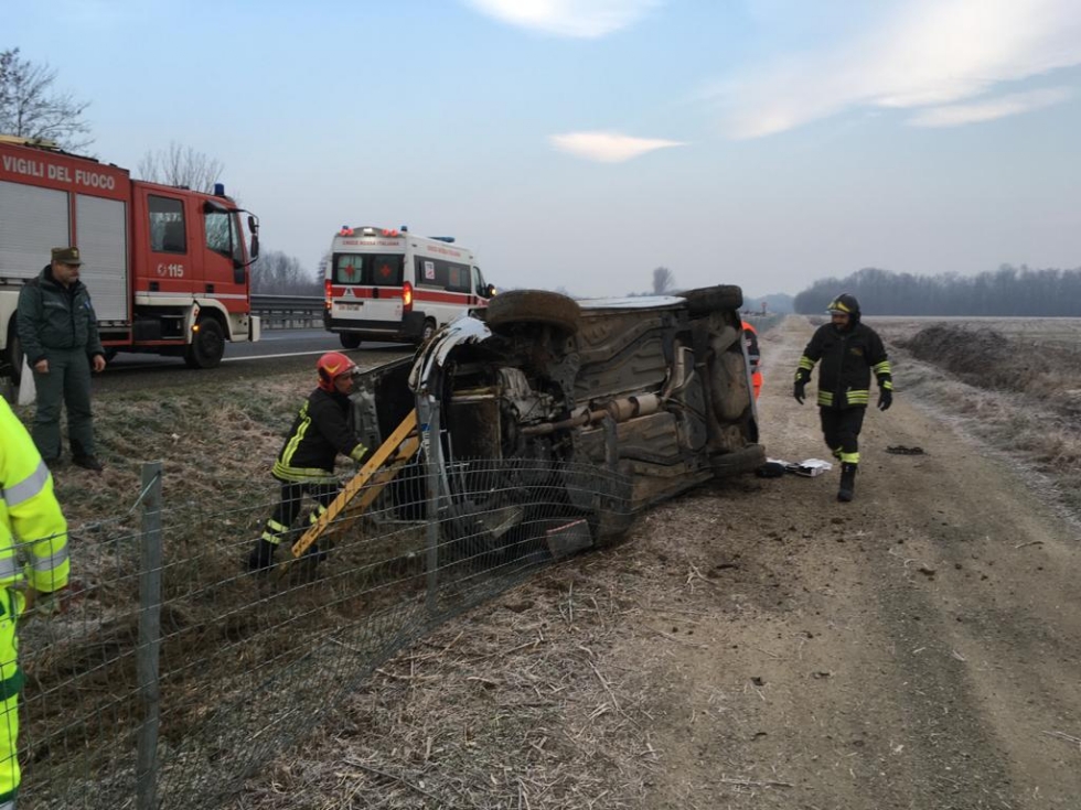 PIANEZZA - 23enne ferita dopo un pauroso incidente in autostrada