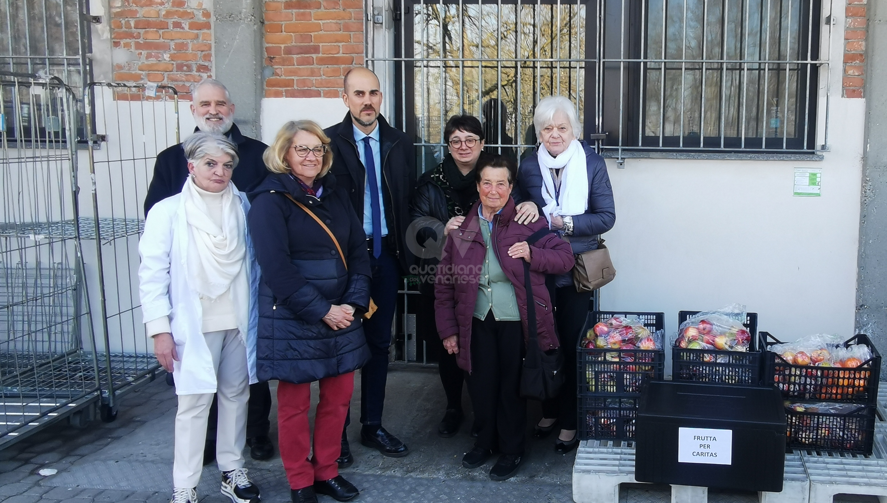 VENARIA - La frutta non mangiata nelle scuole verr donata alle Caritas - FOTO