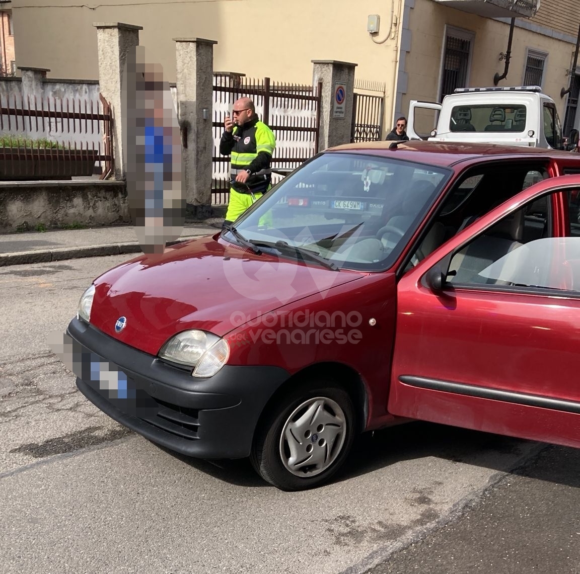 INCIDENTE A VENARIA - Scontro fra due auto tra via Zanellato e corso Matteotti - FOTO